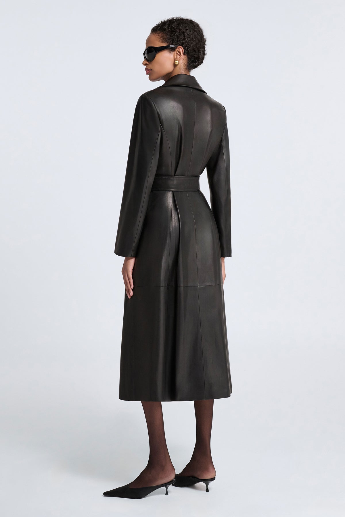 Model is Wearing Nour Hammour Camden Ladylike Leather Trench Noir Classique - Back
