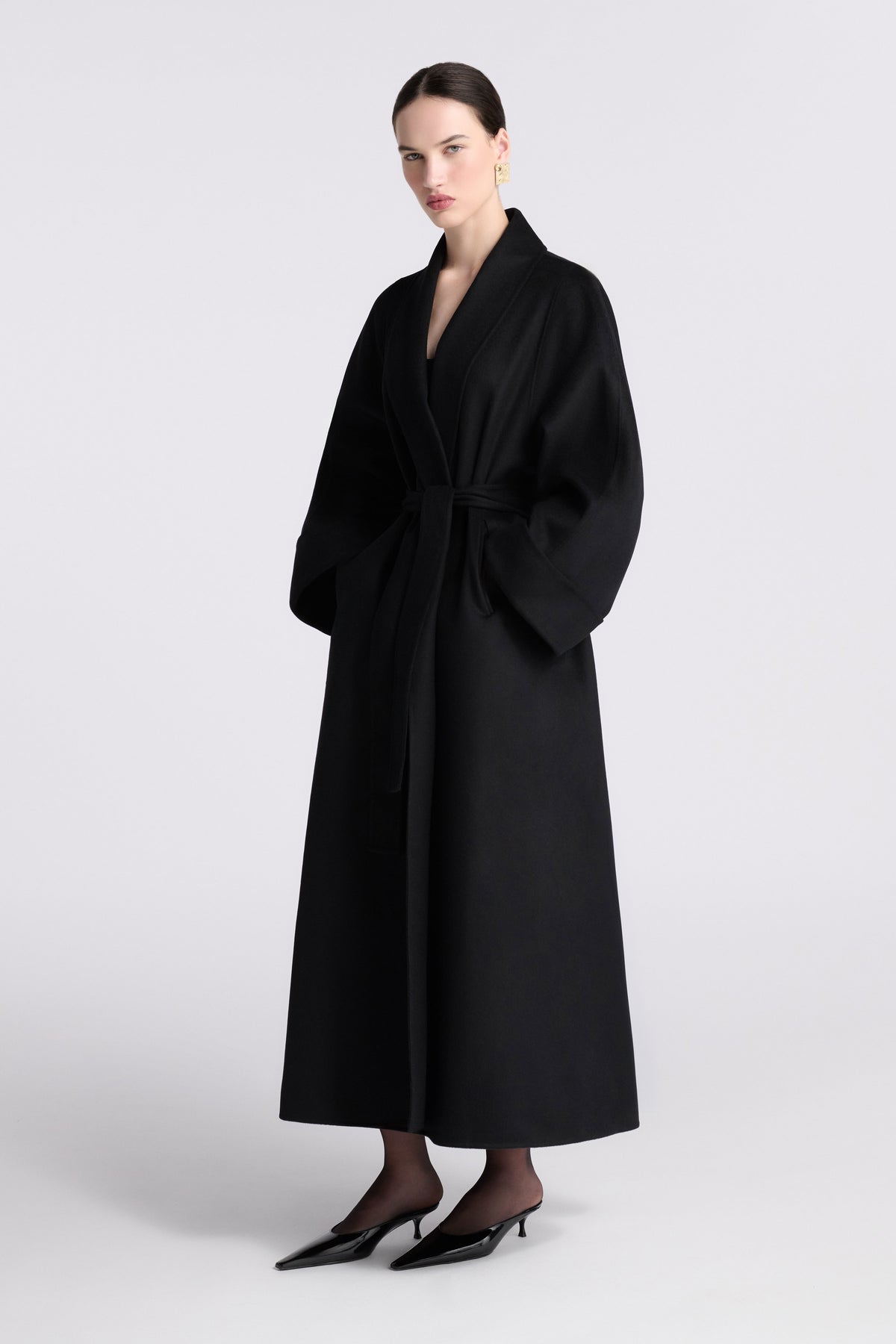 Model is Wearing Nour Hammour Sima Wool Grand Cashmere Coat Black - Front Closed