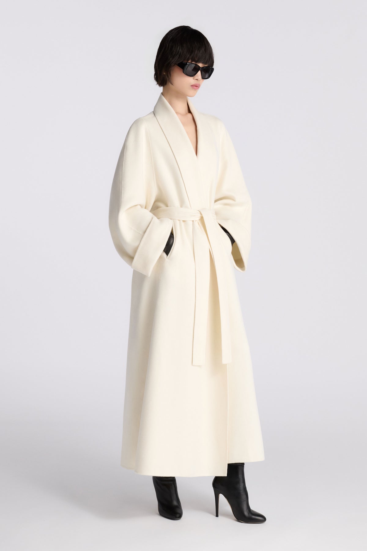 Model is Wearing Nour Hammour Sima Wool Grand Cashmere Coat Chantilly - Three Quarters