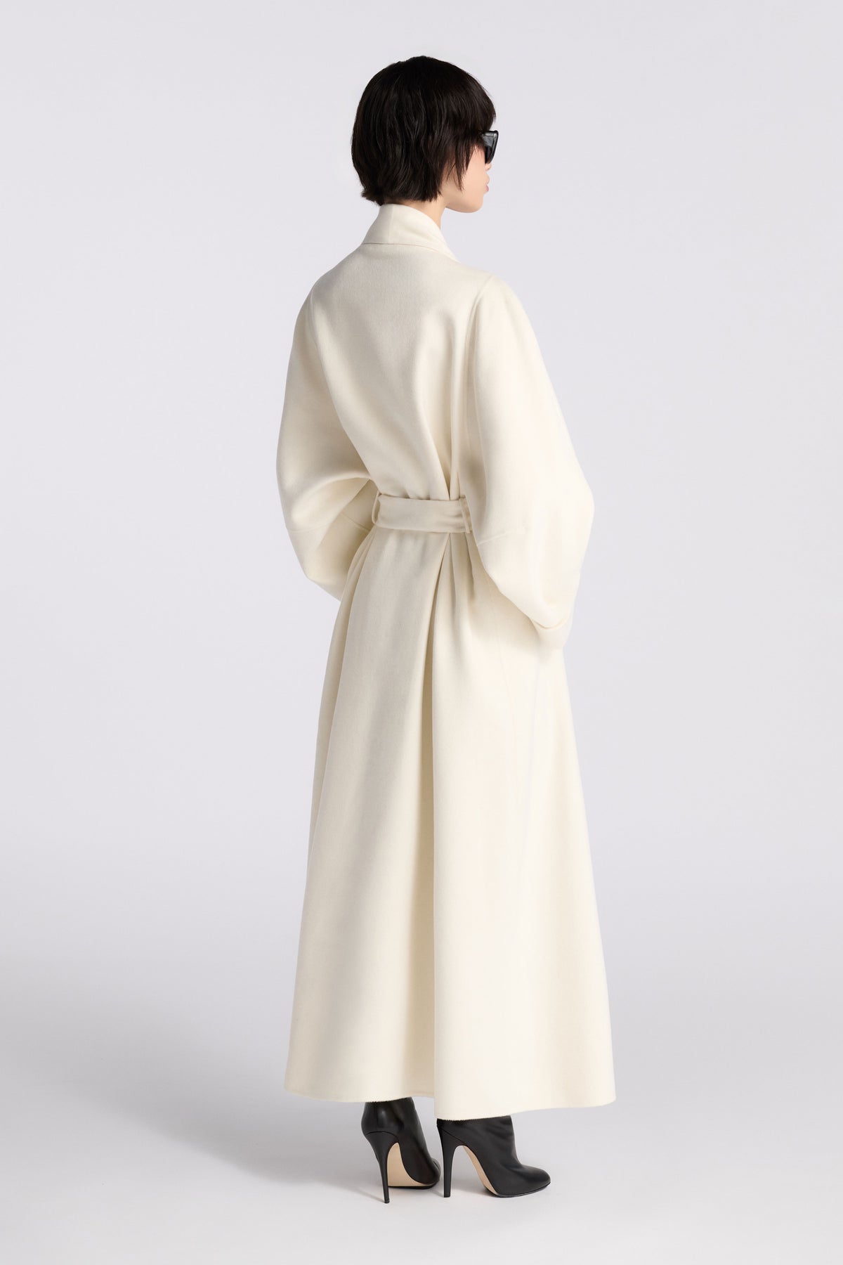 Model is Wearing Nour Hammour Sima Wool Grand Cashmere Coat Chantilly - Three Quarters Back