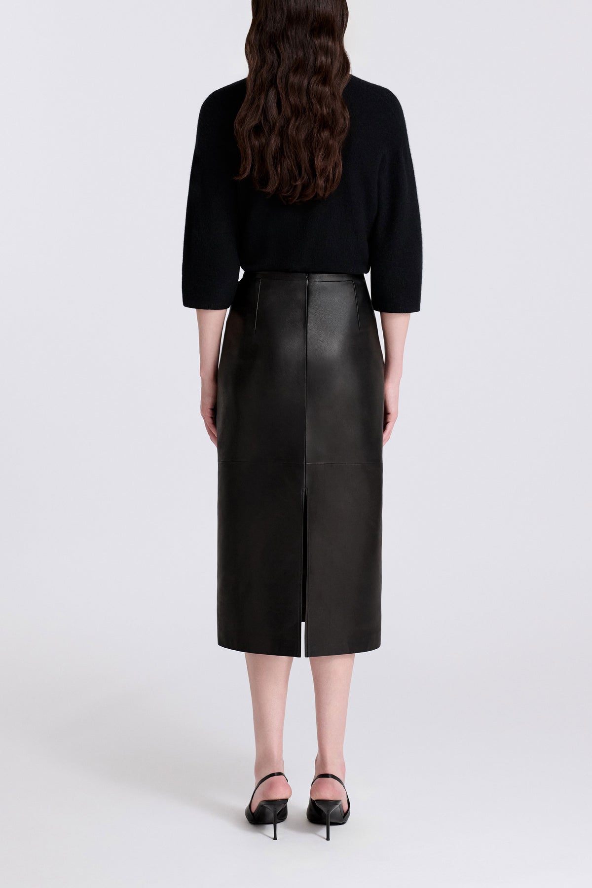 Model is Wearing Nour Hammour Alana Relaxed Midi Skirt Noir Classique - Back