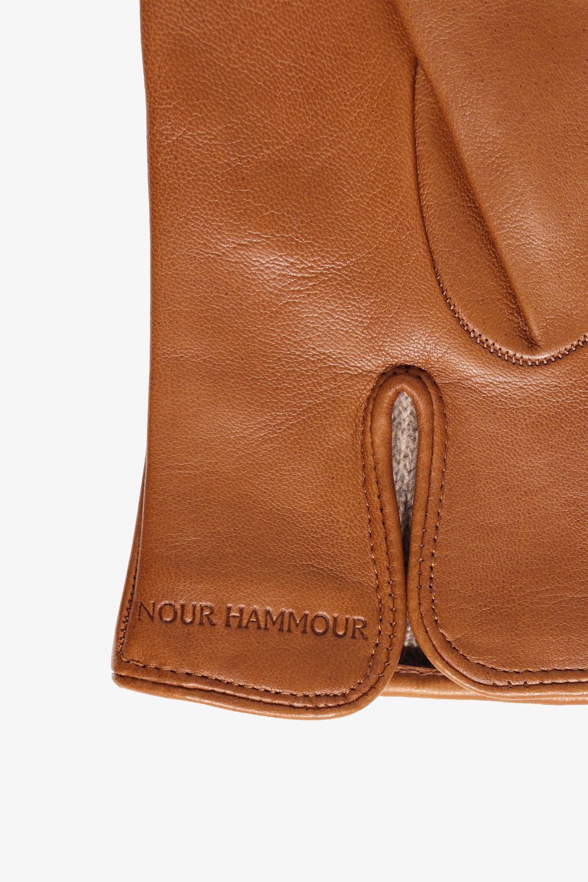 Nour Hammour Wrislet Short Leather Gloves Praline - Close Up