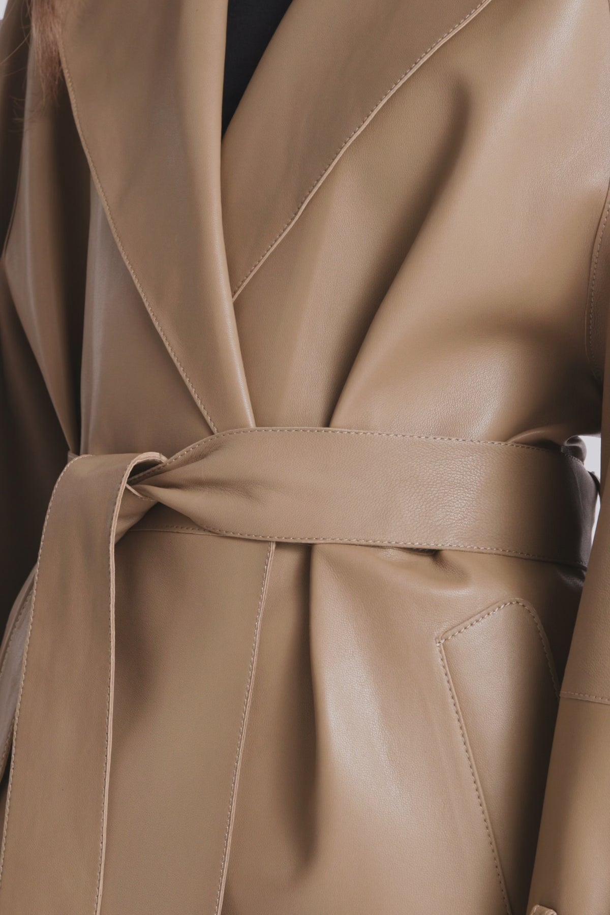 Model is Wearing Nour Hammour Nera Lightweight Cropped Leather Trench Raw Camel - Video Details